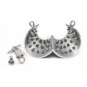 Spanish spiked ball stretcher
