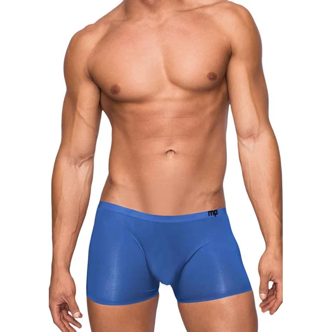 Seamless sleek short